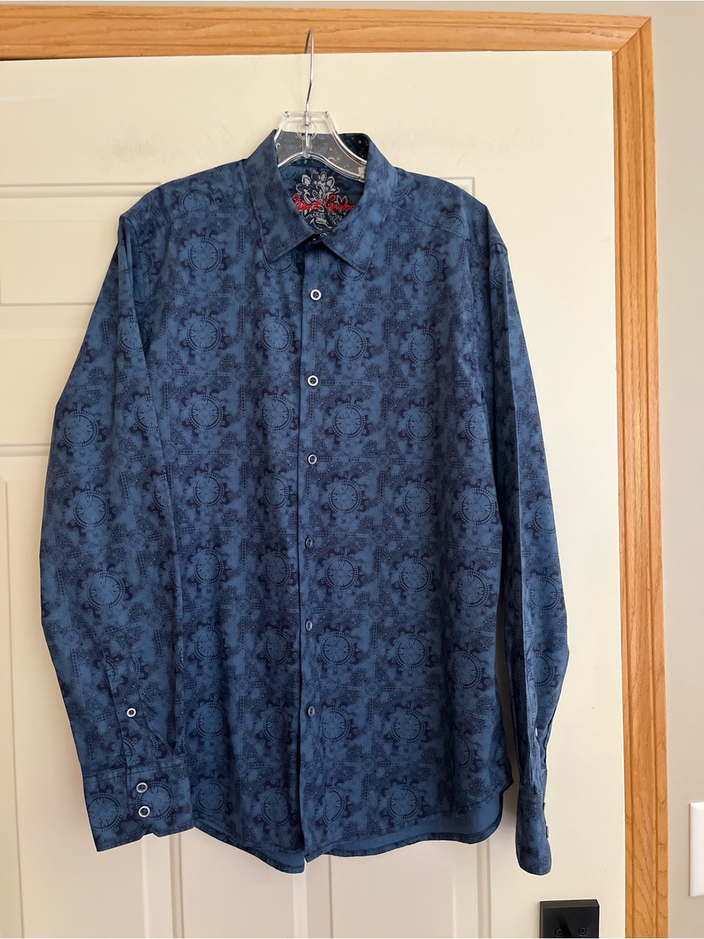 Men’s Robert Graham blue long sleeve geometric spread collar button shirt.Medium